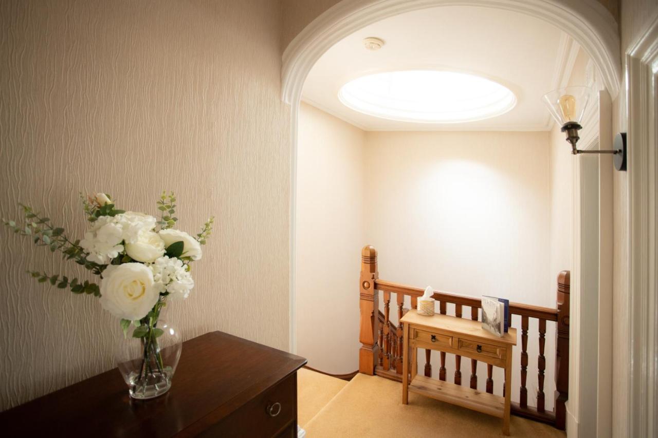 3 Bedroom Villa Attached To Host Home Free Parking เพิร์ท ภายนอก รูปภาพ